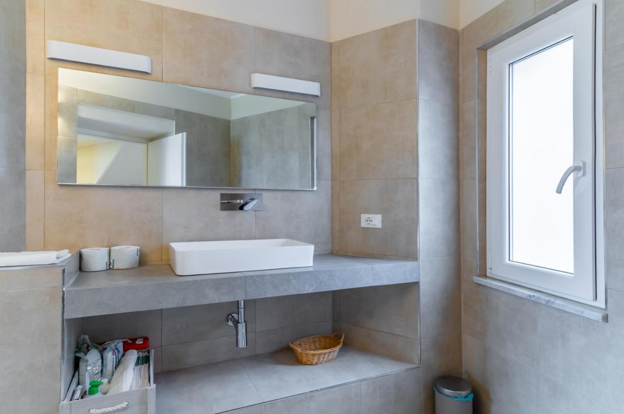 Comfy & Roomy Apt - View On The Ligurian Hills! Vezzano Ligure Eksteriør billede